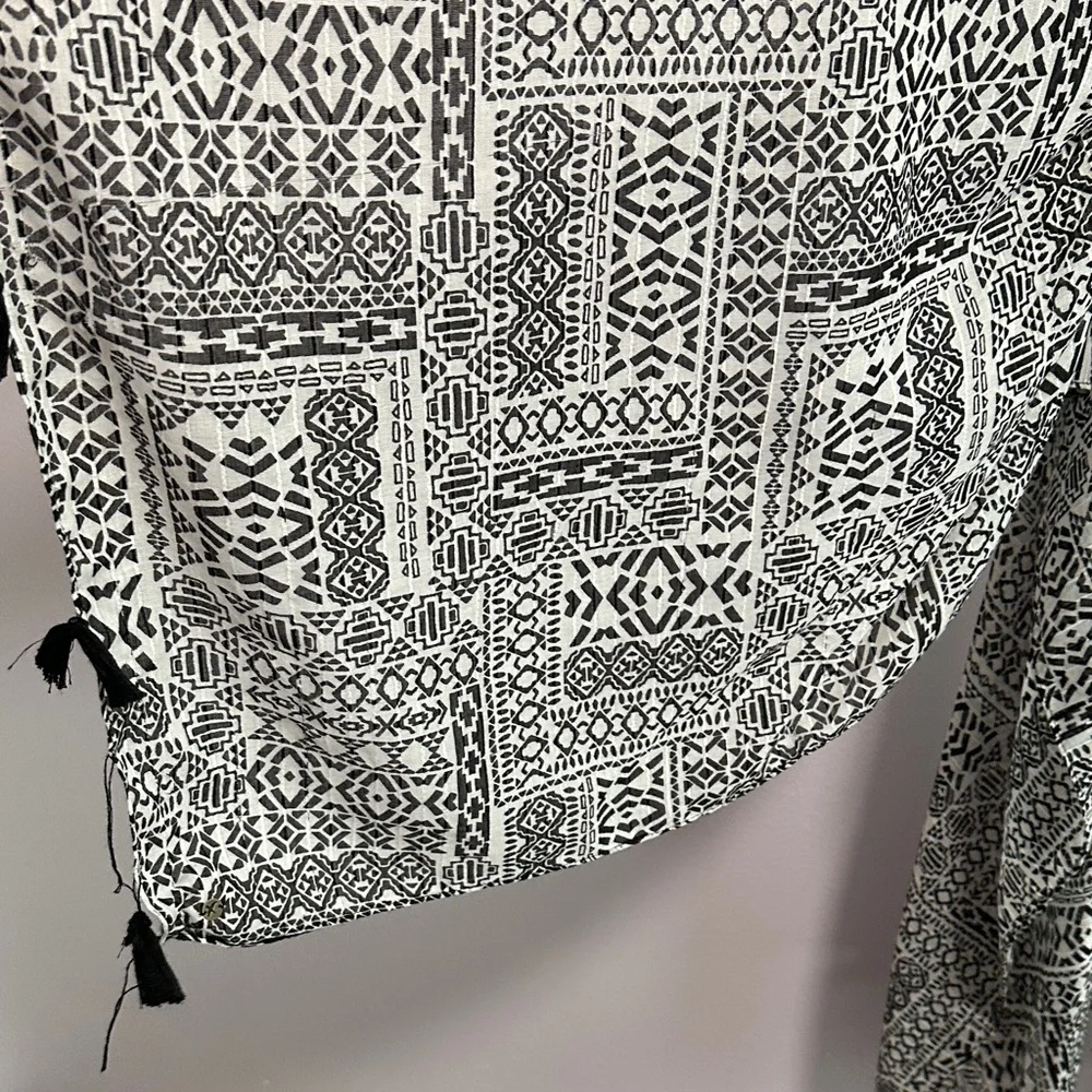 Black & White Geometric Fringe Wrap Scarf